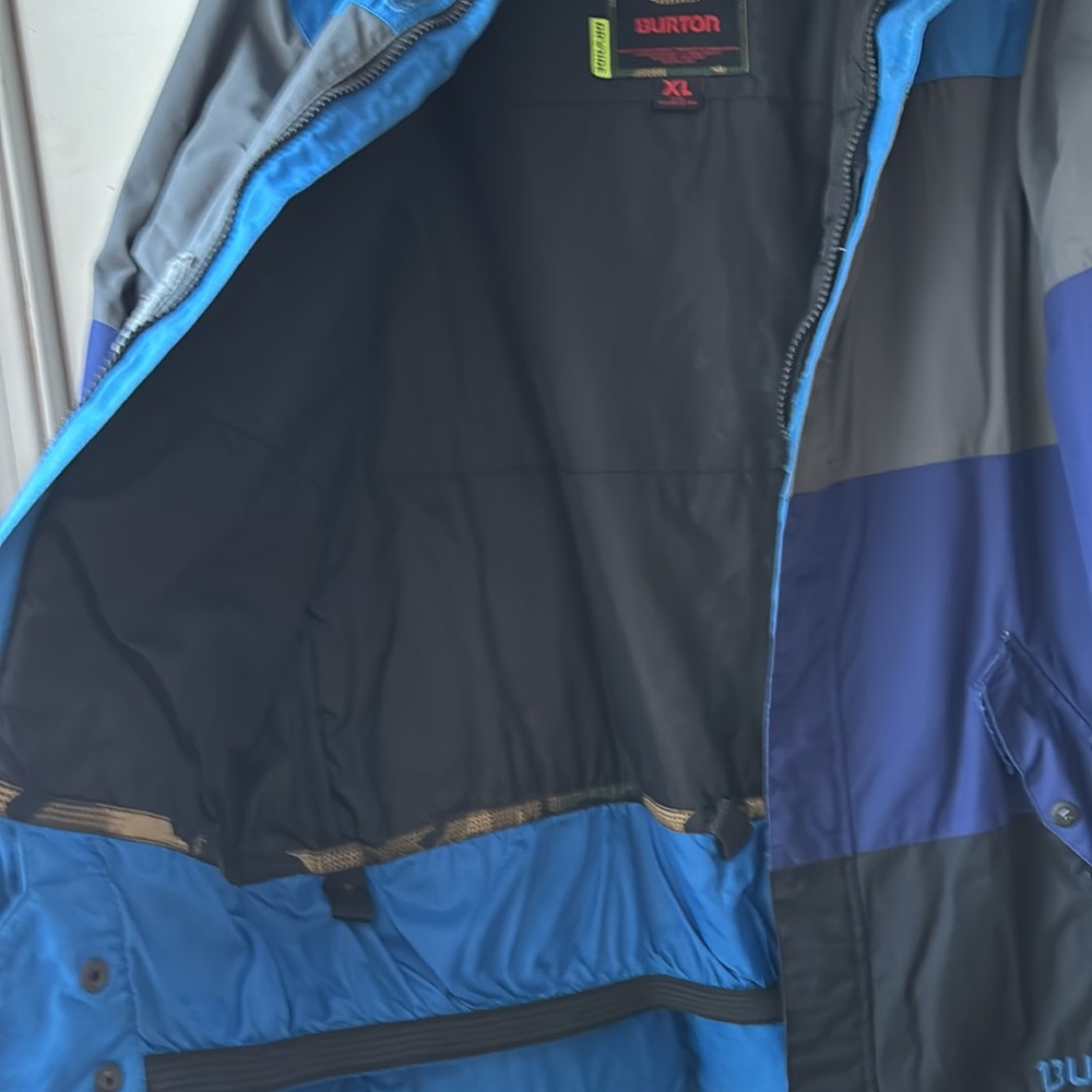 Youth Burton Snowboard Jacket - Picture 4 of 5
